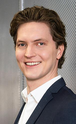 Dr. Konstantin Peveling
