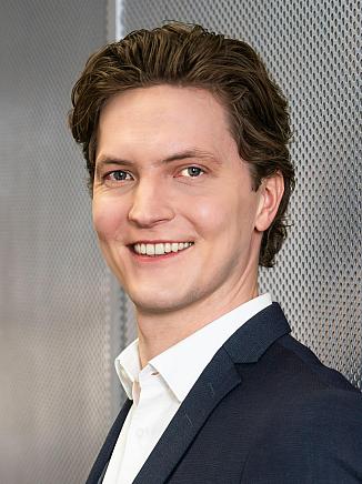 Dr. Konstantin Peveling